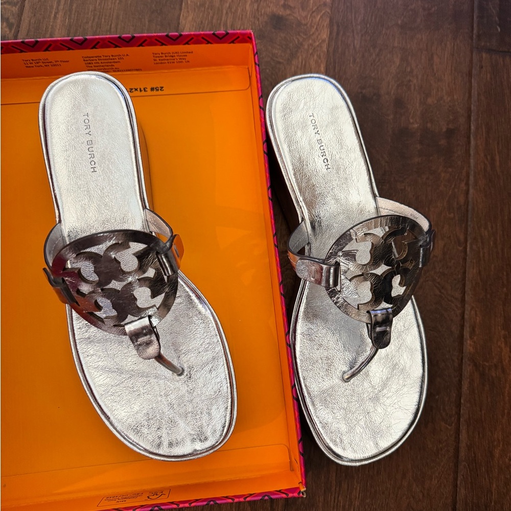 Tory Burch Metallic Silver Slide - Picture 4 of 5